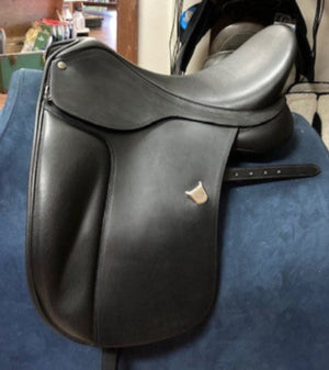 TEST RIDE/DEMO Bates Dressage Saddle with Adjustable Stirrup Bar - BLACK 17.5" MEDIUM GULLET