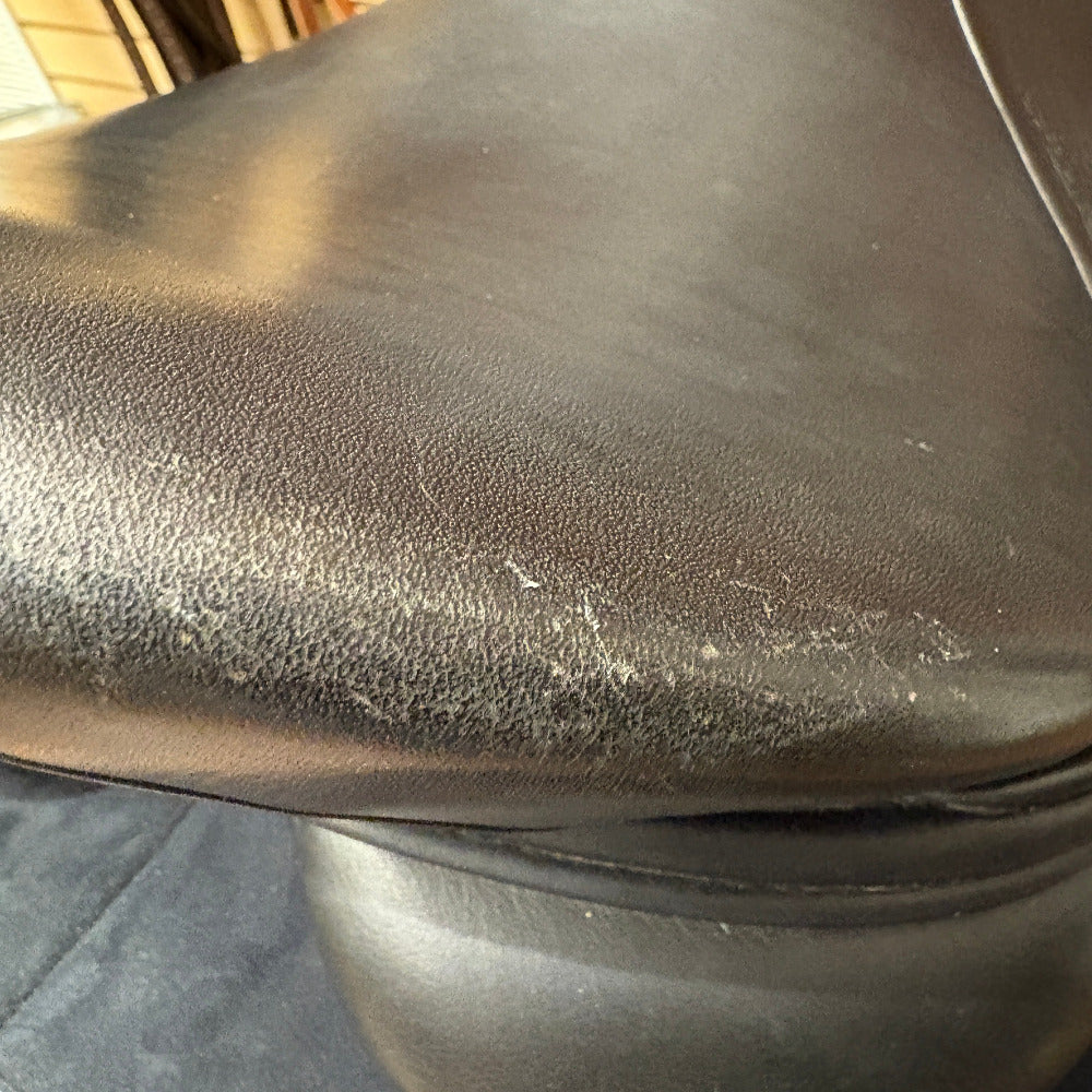 GENTLY USED- Frank Baines Dressage Saddle- Aires De Haute 18.5" Medium
