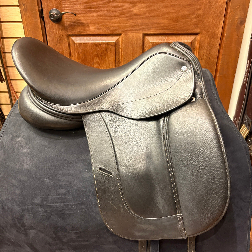 GENTLY USED- Frank Baines Dressage Saddle- Aires De Haute 18.5" Medium
