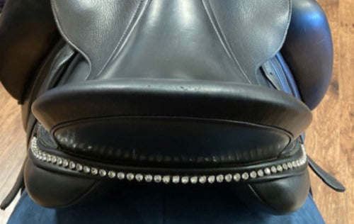 GENTLY USED- Schleese Obrigado Dressage Saddle with Swarovski Crystals Black 16.5in XWIDE GULLET