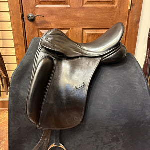 GENTLY USED  County Perfection Dressage Saddle - 17" Medium Tree