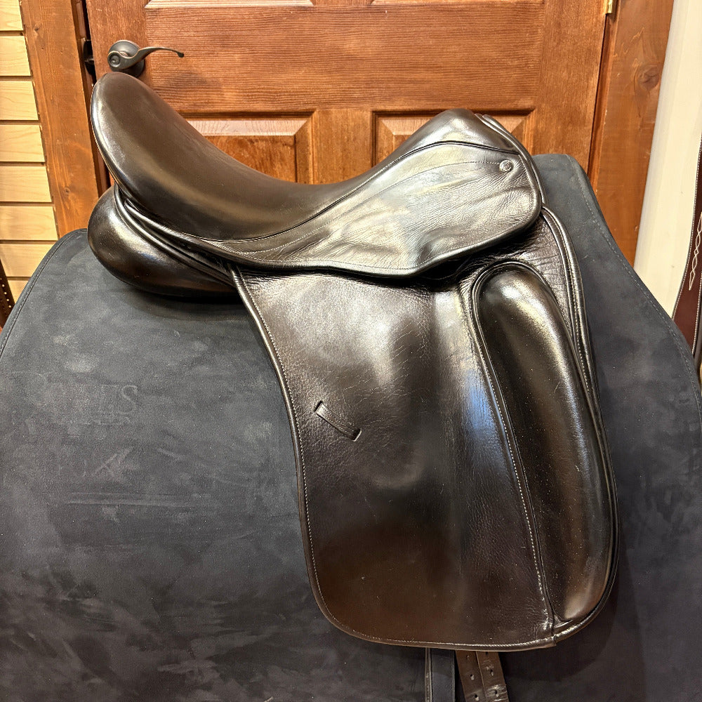 GENTLY USED  County Perfection Dressage Saddle - 17" Medium Tree