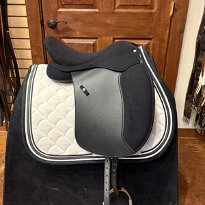 TEST RIDE/DEMO-Wintec Pro Wide Dressage Saddle with HART, Black 16.5" seat