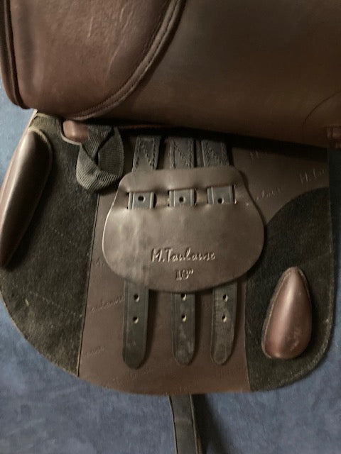 GENTLY USED- M Toulouse Premia Wide Close Contact/Jump Saddle HAVANA 18IN WIDE
