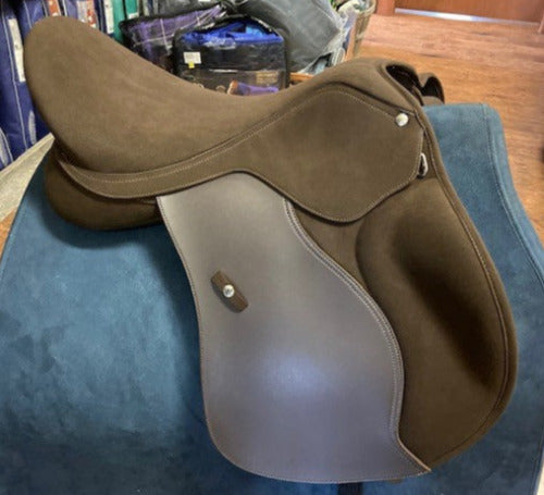 TEST RIDE/ DEMO- Wintec 2000 All Purpose Saddle with HART BROWN 17.5in WITH HART