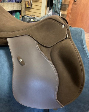 TEST RIDE/ DEMO- Wintec 2000 All Purpose Saddle with HART BROWN 17.5in WITH HART