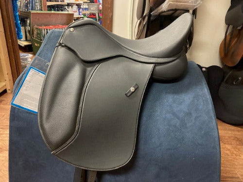 Wintec 500 Dressage Saddle with optional HART 17" TEST RIDE/DEMO