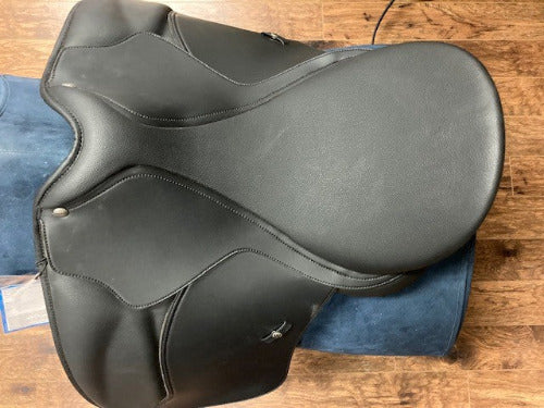 Wintec 500 Dressage Saddle with optional HART 17" TEST RIDE/DEMO