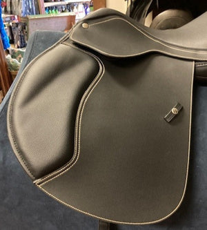 TEST RIDE/DEMO- Wintec 500 Jump Saddle BLACK WITH HART 16.5IN