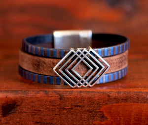 Metallic Stripe Bracelet: Women's 7.25 Inches