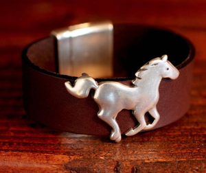 Large Wide Horse Leather Bracelet: 7.25 Inches / Black