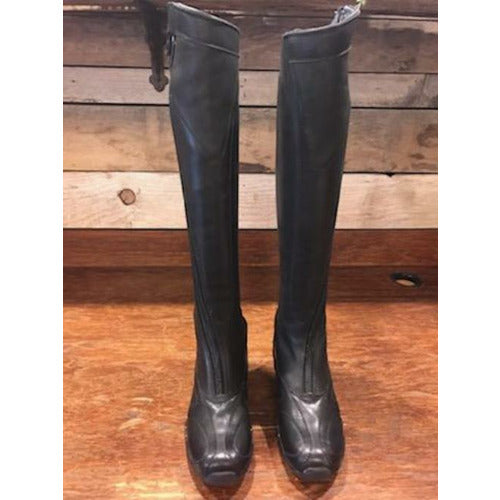 
    Gently Used Riding Boots
  