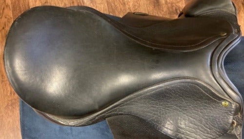 GENTLY USED- HDR Pro Buffalo Leather Dressage Saddle 17in Black wide tree