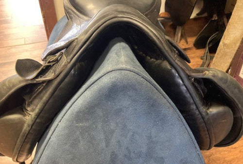 GENTLY USED- HDR Pro Buffalo Leather Dressage Saddle 17in Black wide tree