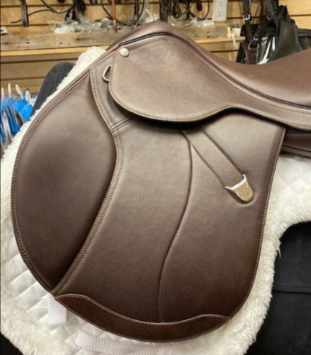 TEST RIDE/DEMO- Bates Caprilli Close Contact Plus Saddle with Luxe Leather BROWN 17.5IN REG FLAP
