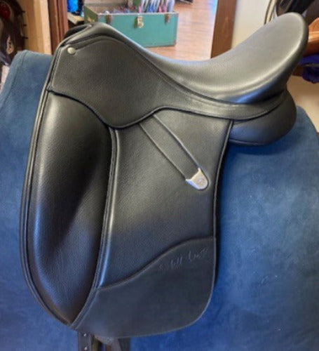TEST RIDE/DEMO- Bates Isabell Dressage Saddle BLACK 17IN WITH CAIR